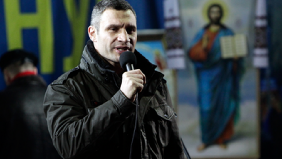 Виталий Кличко на сцене Майдана