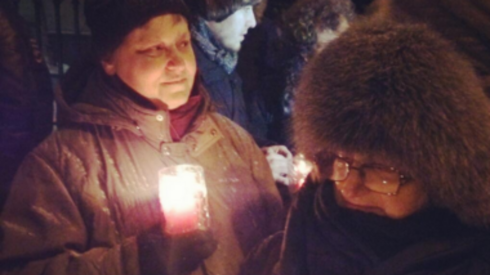 Участники акции под посольством Украины в Москве