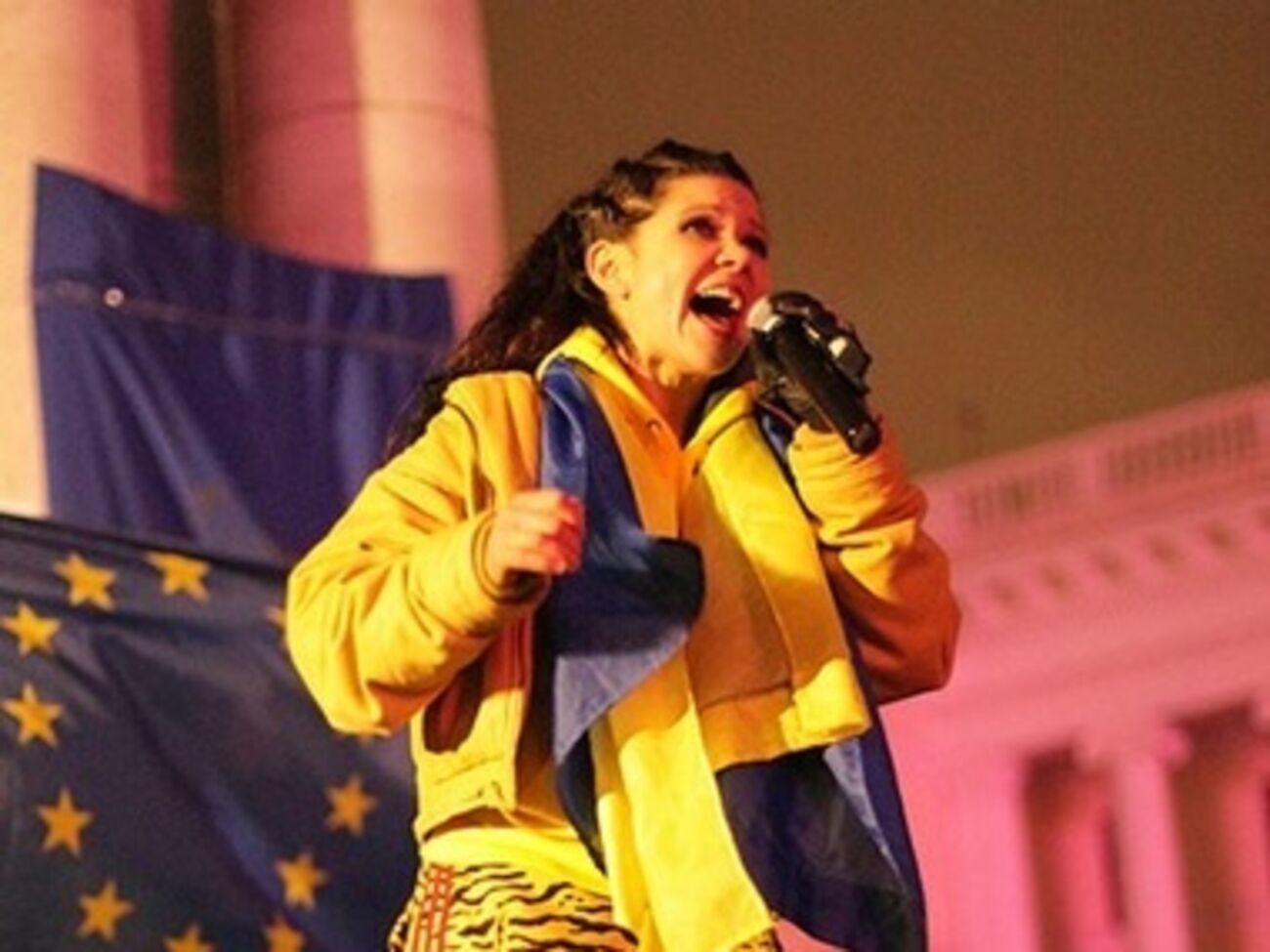 Руслана просит людей не отступать