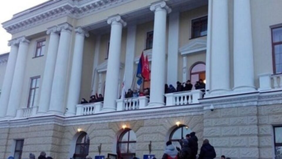 Здание ОГА заняли протестующие