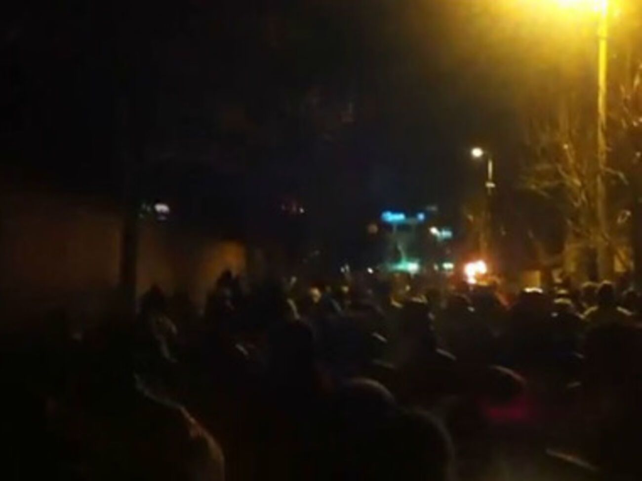 Колонна прошлось по центру города