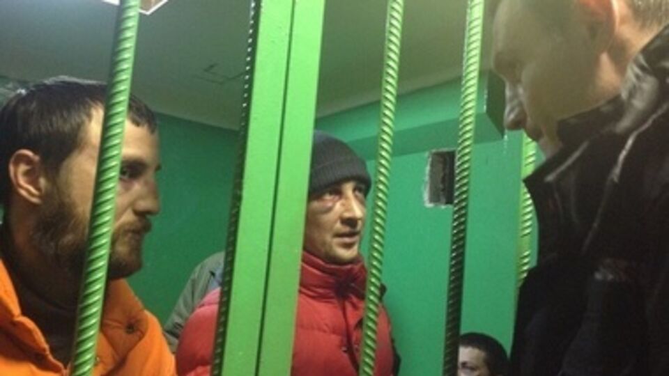 Оболонский райсуд: Избитым активистам писали обвинения под кальку. Фоторепортаж