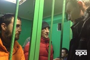 Виталий Кличко с активистами в суде
