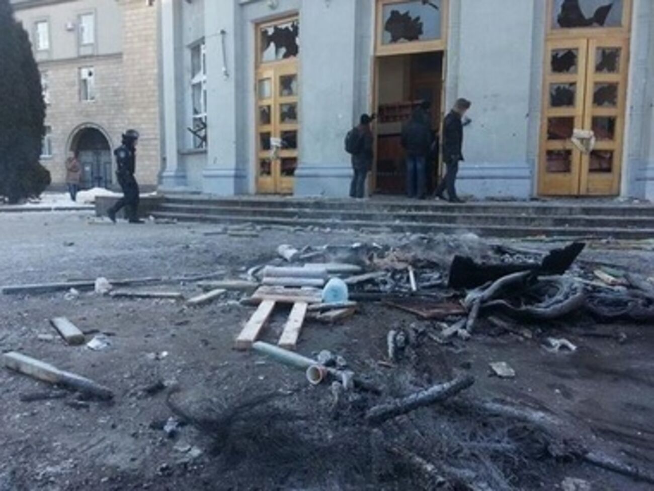 Здание Черкасской ОГА на рассвете