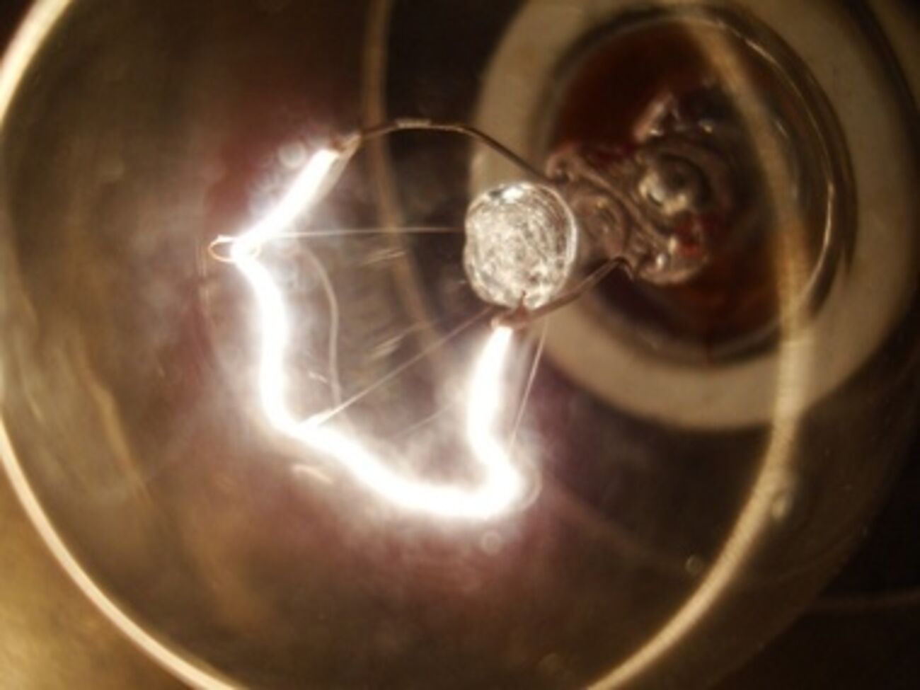 За сутки вернули свет в 209 пунктов