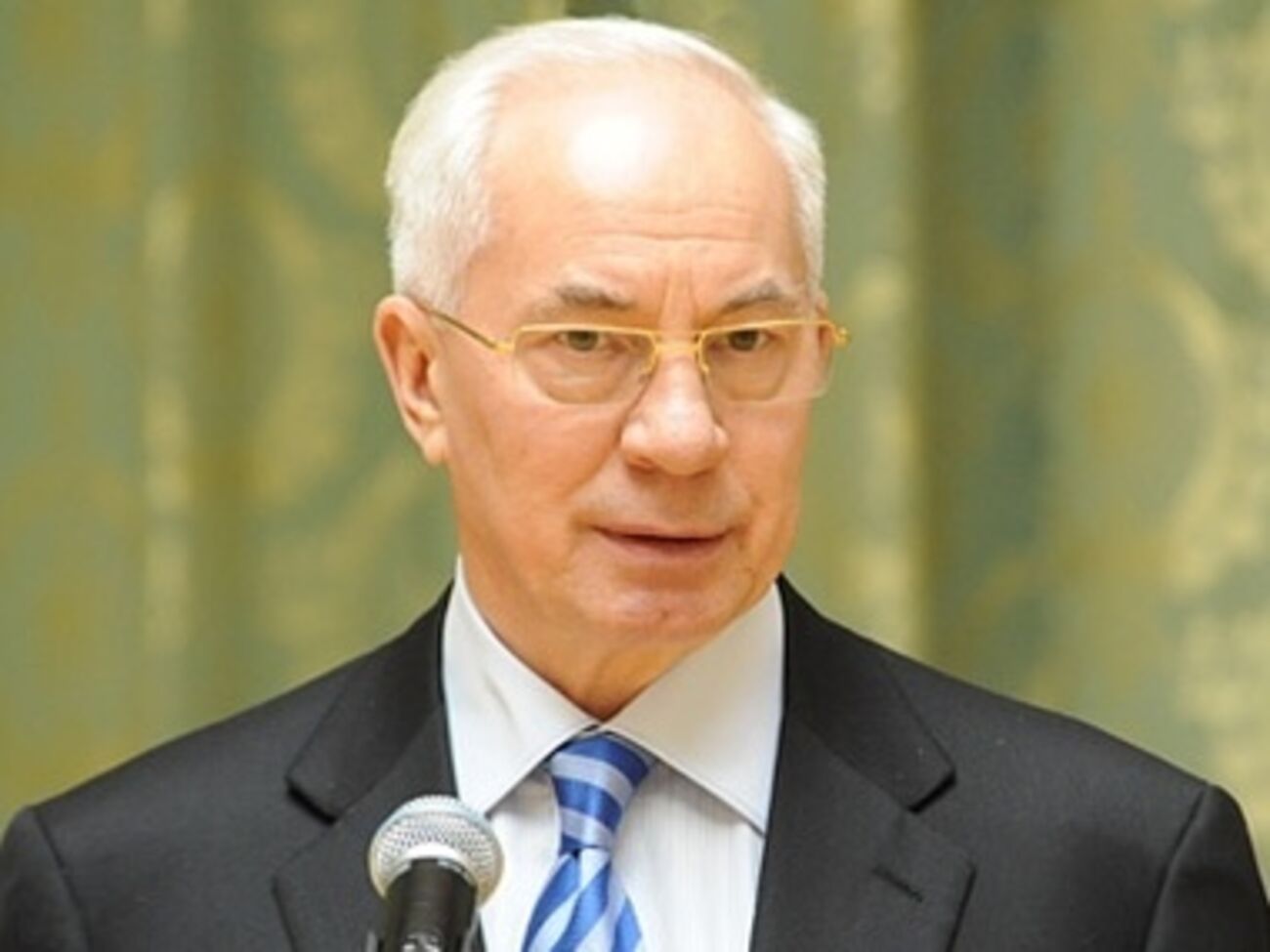 Николай Азаров