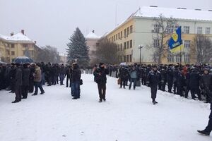 Митинги у Закарпатской ОГА