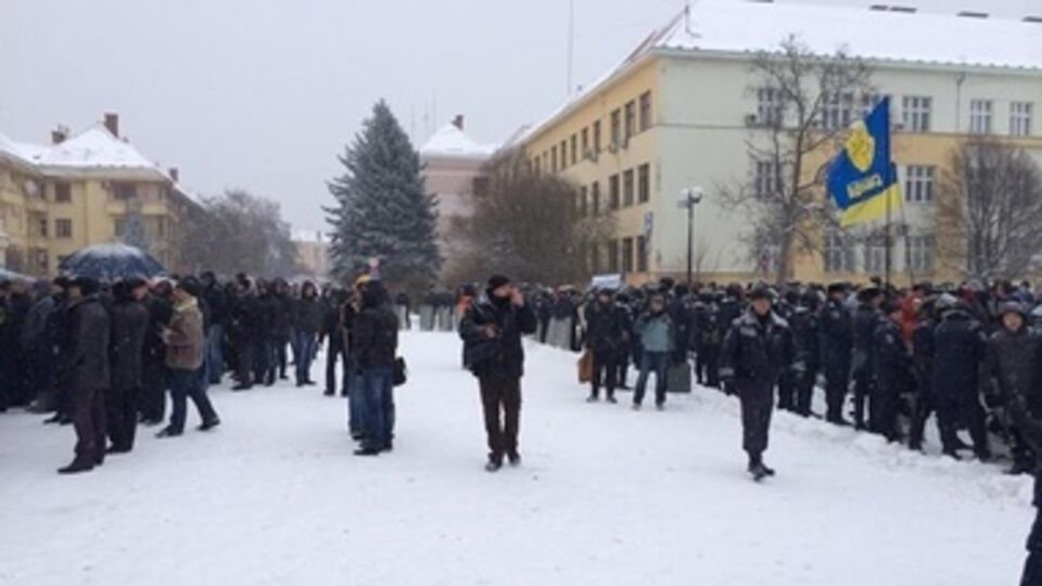 Митинги у Закарпатской ОГА