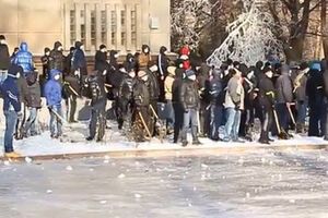 Пикеты у Днепропетровской ОГА
