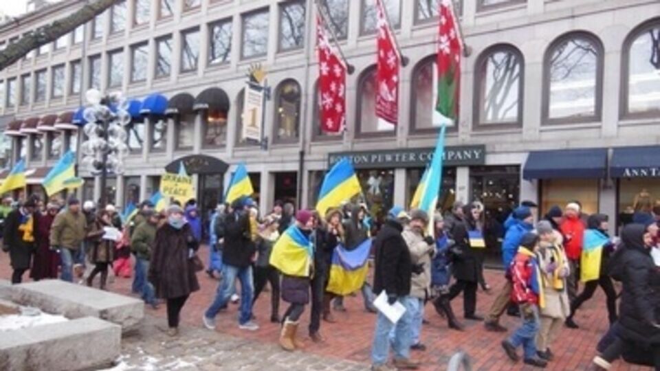 В Бостоне прошла акция в поддержку Евромайдана. Фоторепортаж