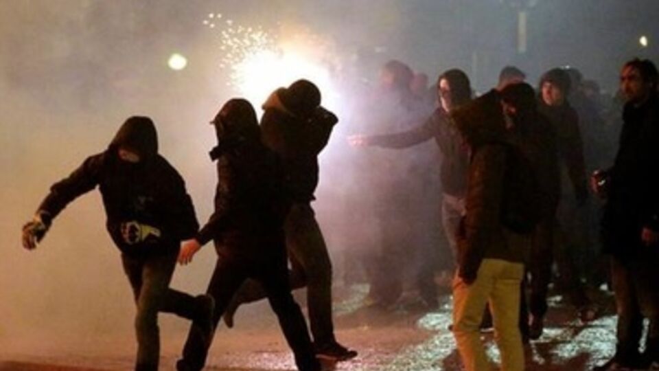 Столкновения в Париже