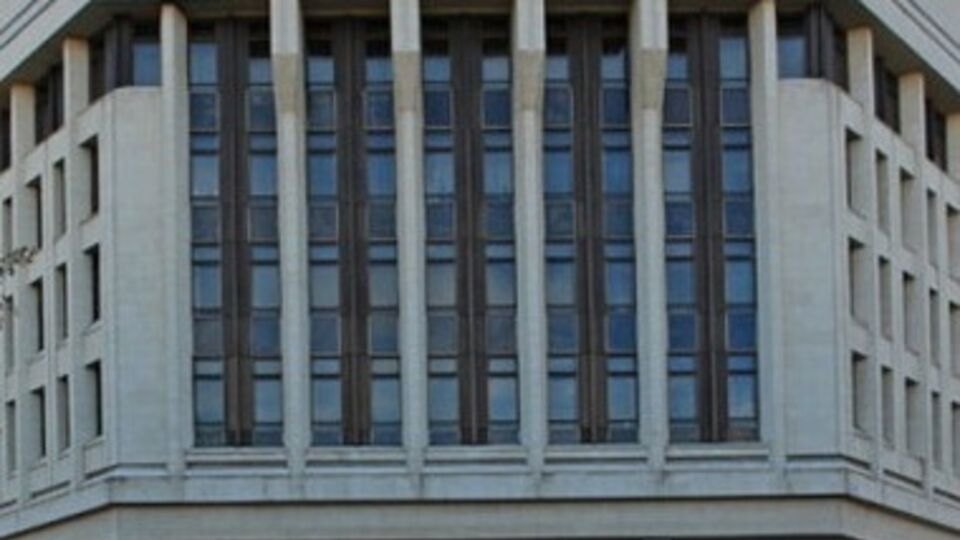 Парламент Крыма выступил против "радикалов"