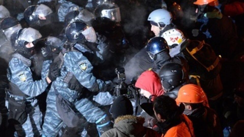 "Беркут" атакует Майдан, 11 декабря 2013 года