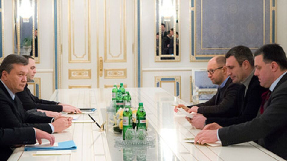 Встреча президента с лидерами оппозиции