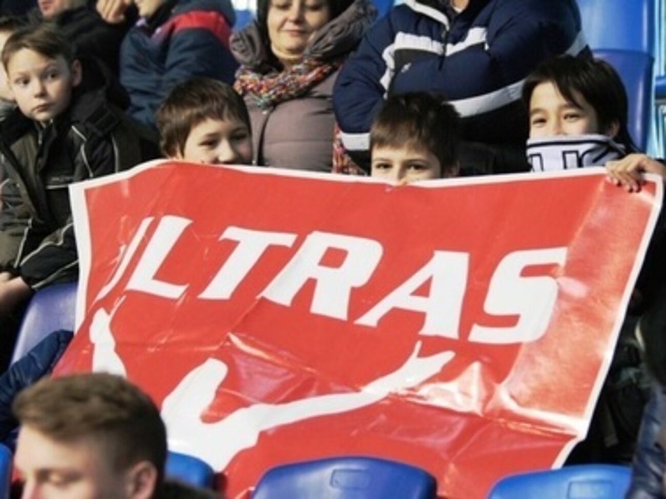 Фаны Беларуси поддержали Украину