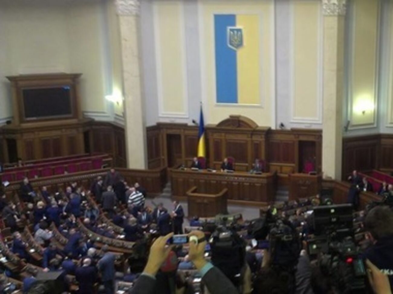 Рада заседает второй день подряд