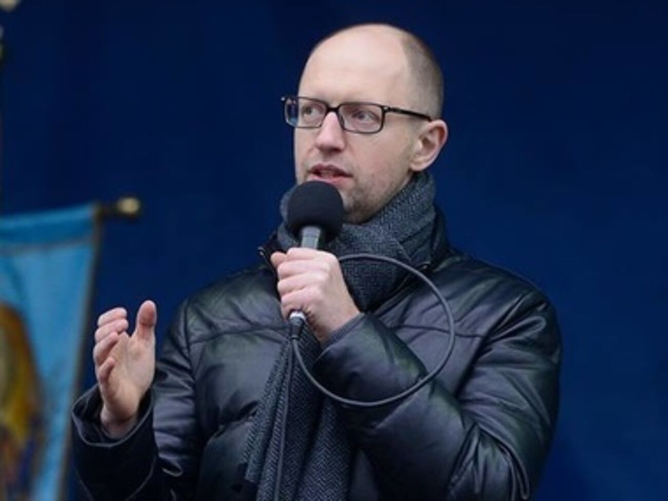 Яценюк: Майдан должен остаться