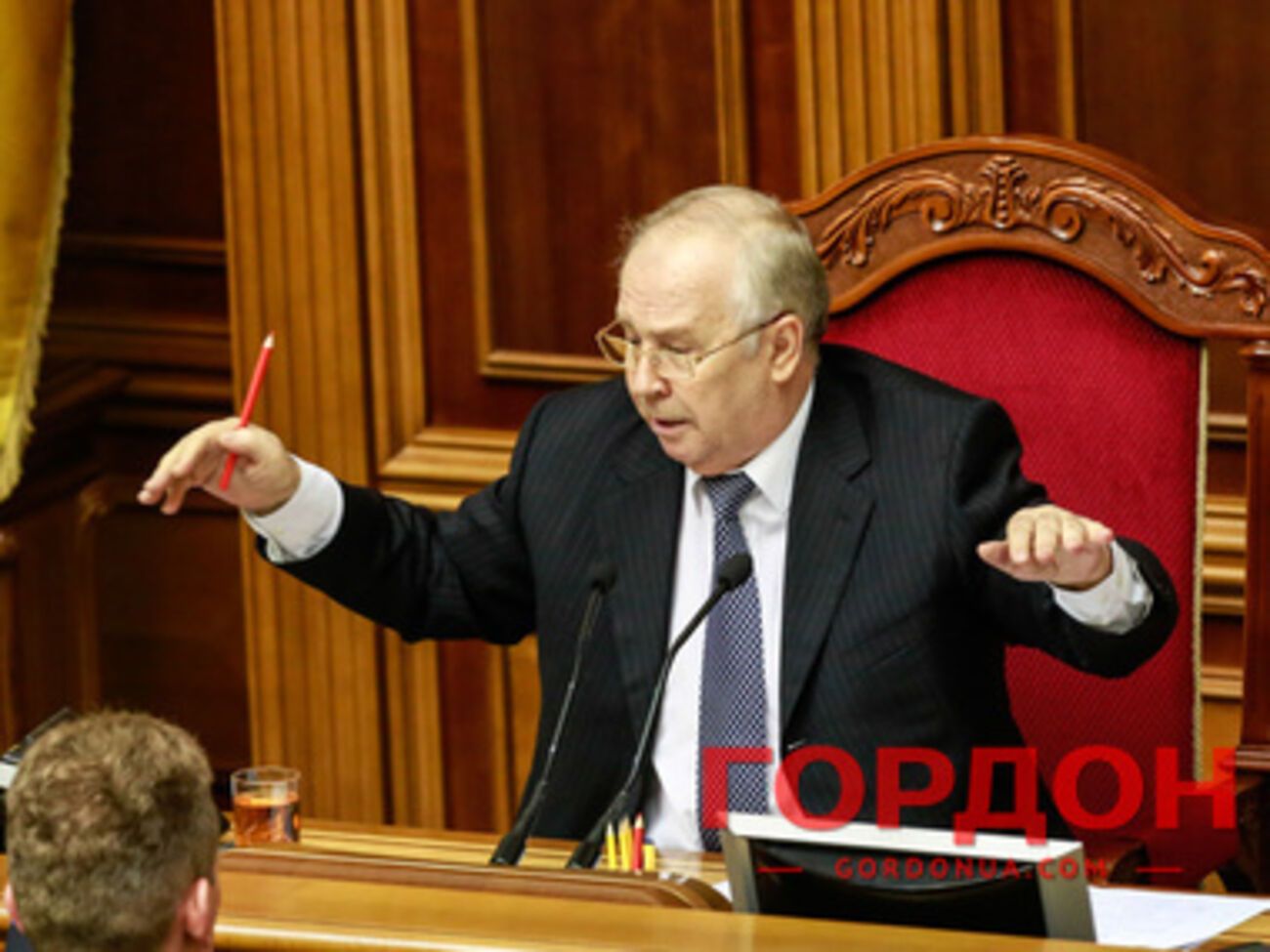 Оппозиция настояла на продолжении заседания