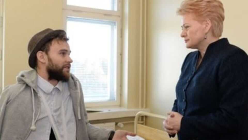 Грибаускайте поддержала пострадавшего