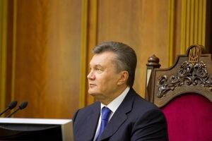 Виктор Янукович приехал на заседание ПР в Раде