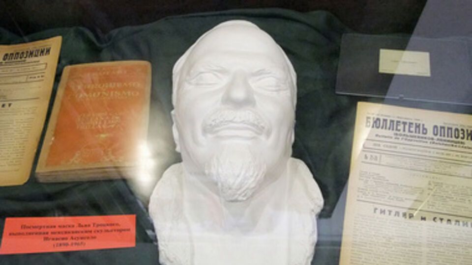 Посмертная маска Льва Троцкого