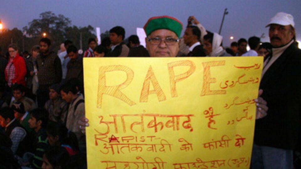 Протесты против насилия в Индии.