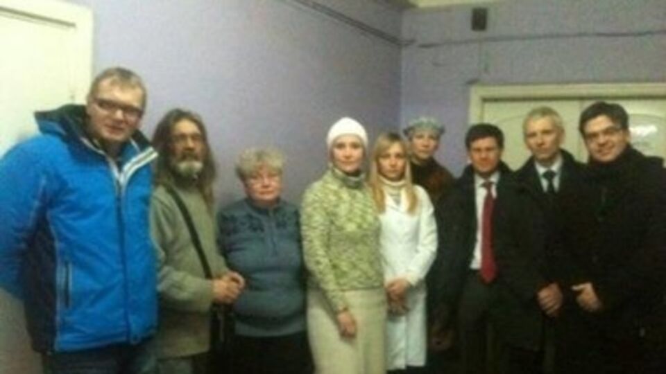 Дипломаты встретились с раненными активистами