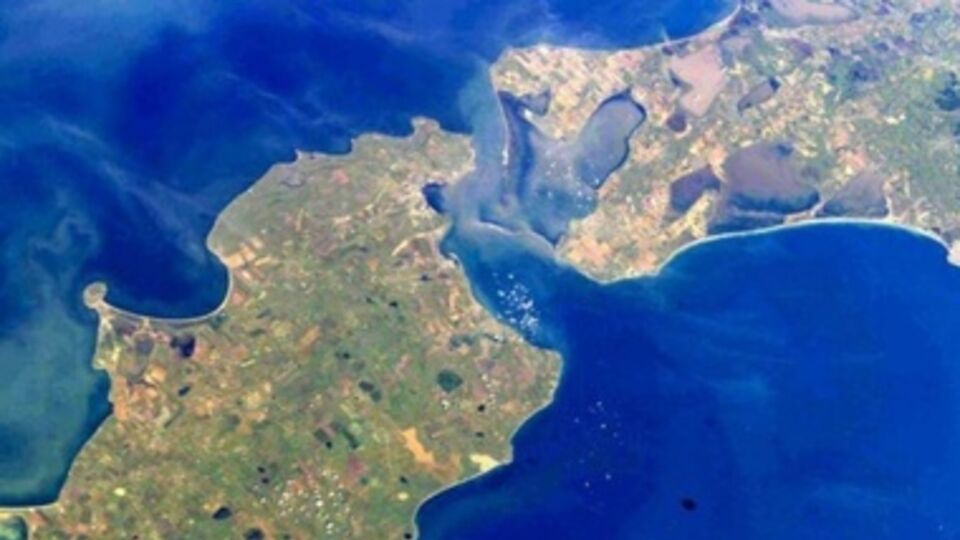 Через Керченский пролив построят мост или тоннель