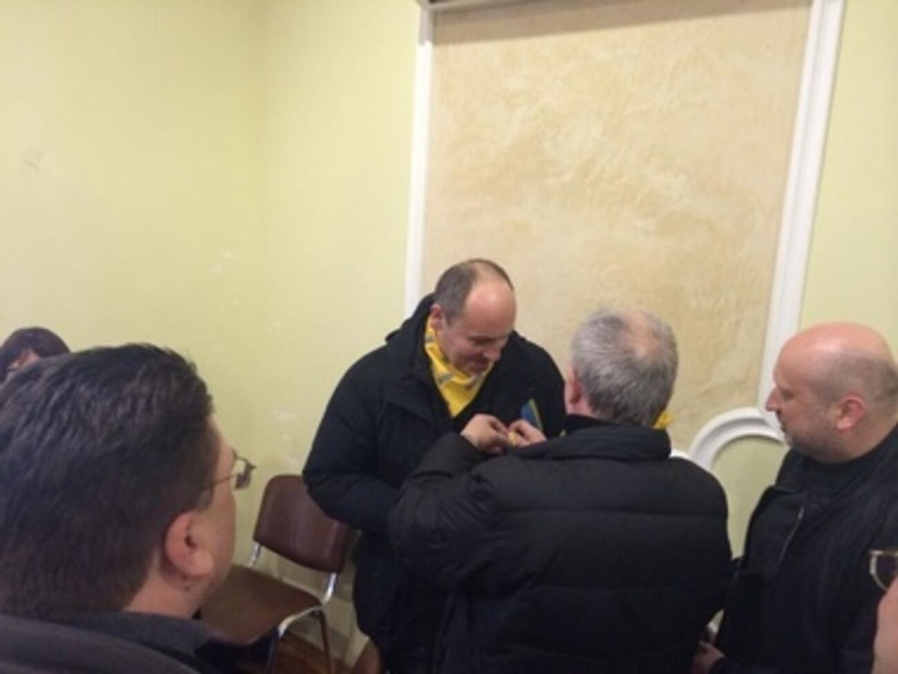 Парубию подарили медаль