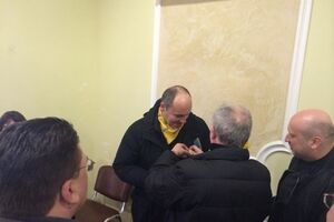 Парубию подарили медаль