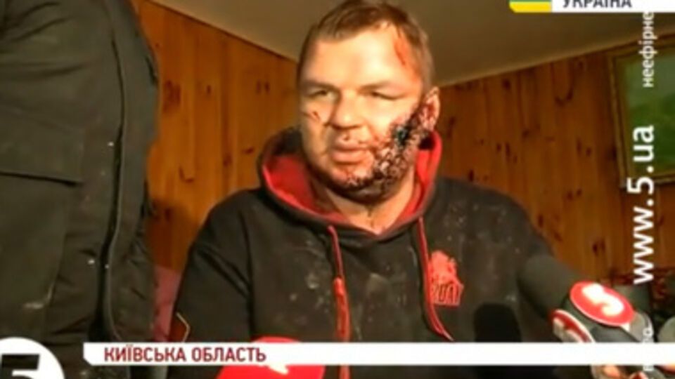 Булатова "сторожит" милиция