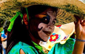 В Колумбии проходит карнавал расового единства. Фоторепортаж