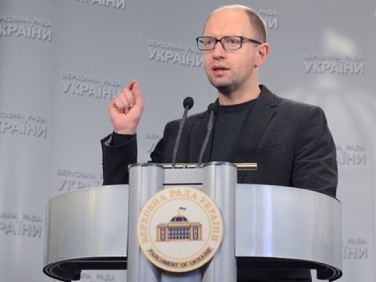 Арсений Яценюк ищет голоса в парламенте