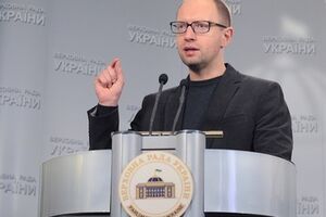 Арсений Яценюк ищет голоса в парламенте
