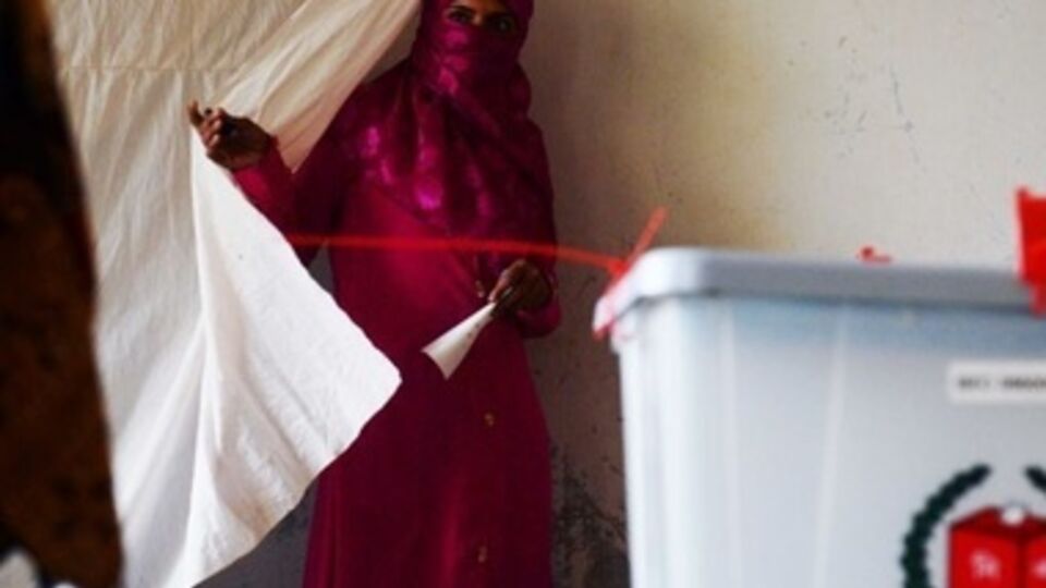 Выборы проходят на фоне беспорядков