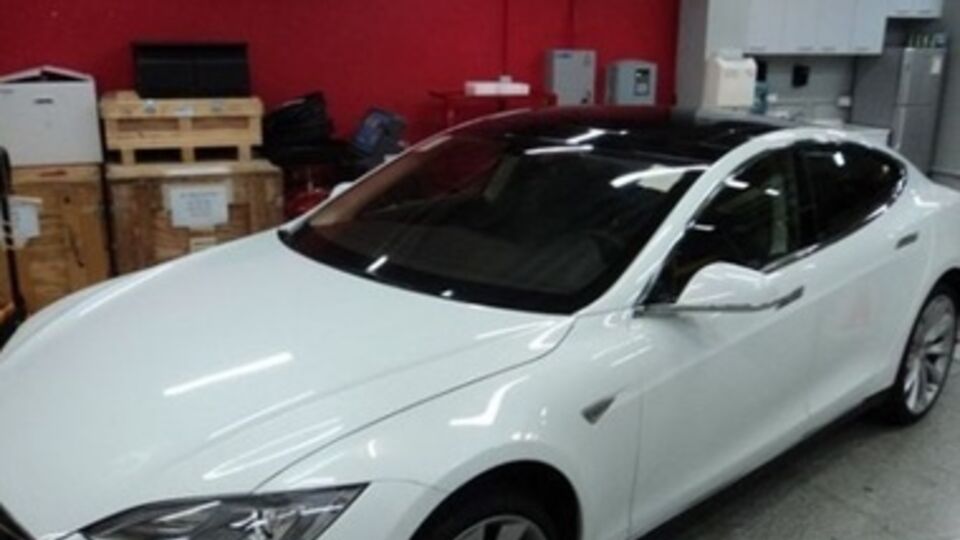 "Тесламобиль"