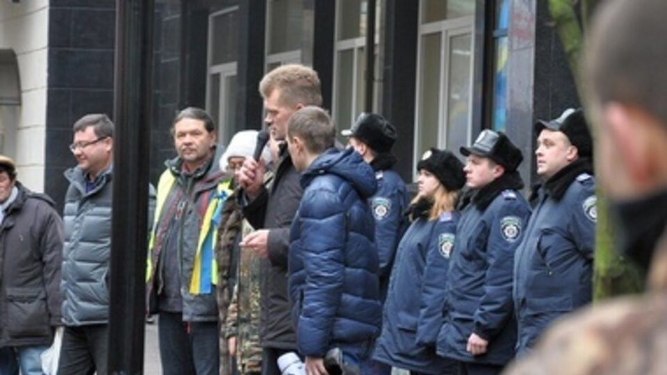 Народные депутаты под стенами ГПУ