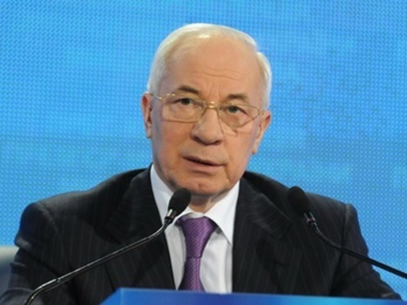 Азаров призвал Кабмин к активной работе