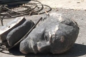 На Виннитчине разрушили памятник Лениу