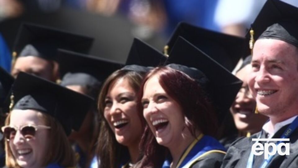 Россия заморозила программу обмена школьниками с США