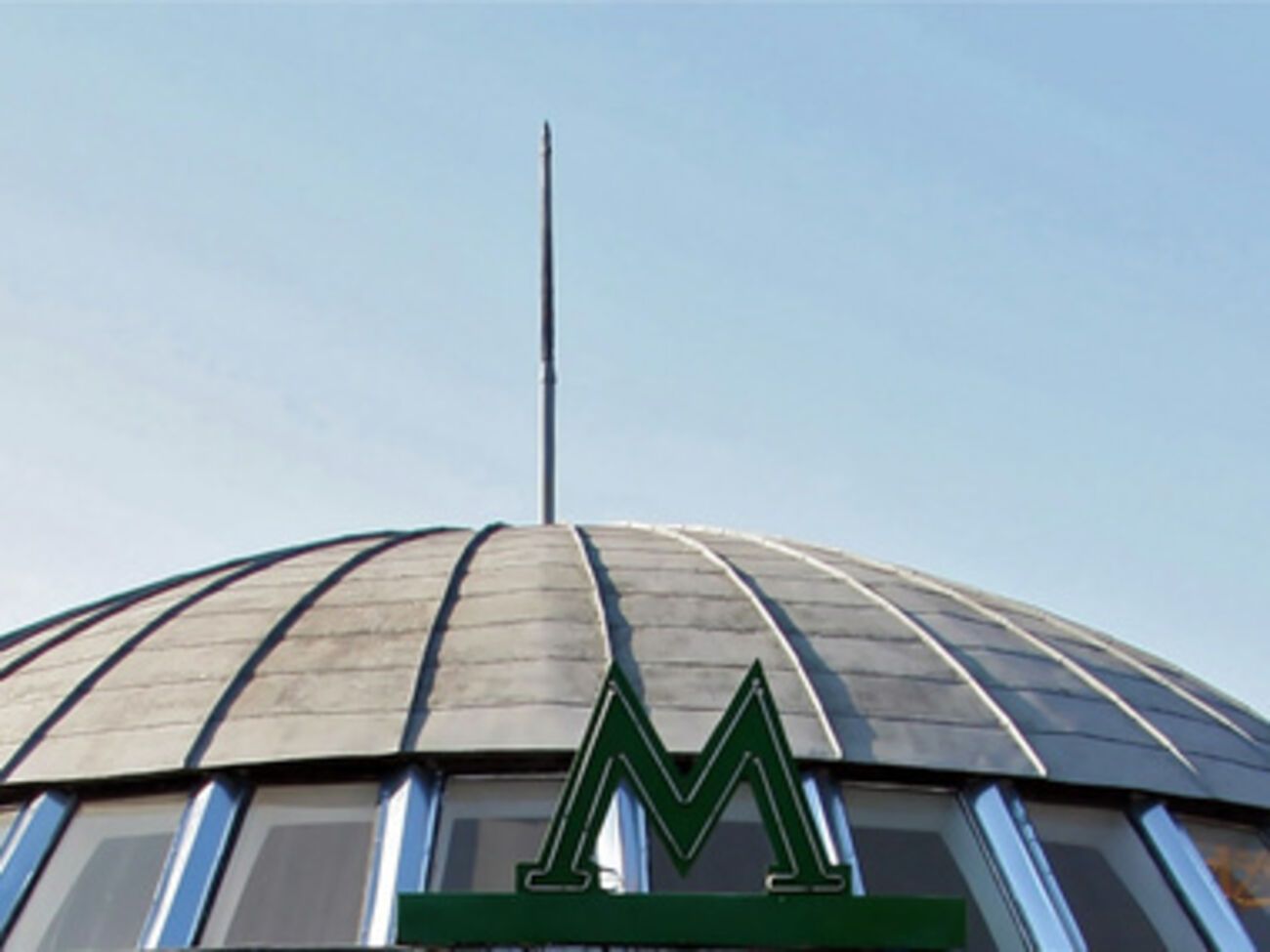 Станция закрыта на вход и выход