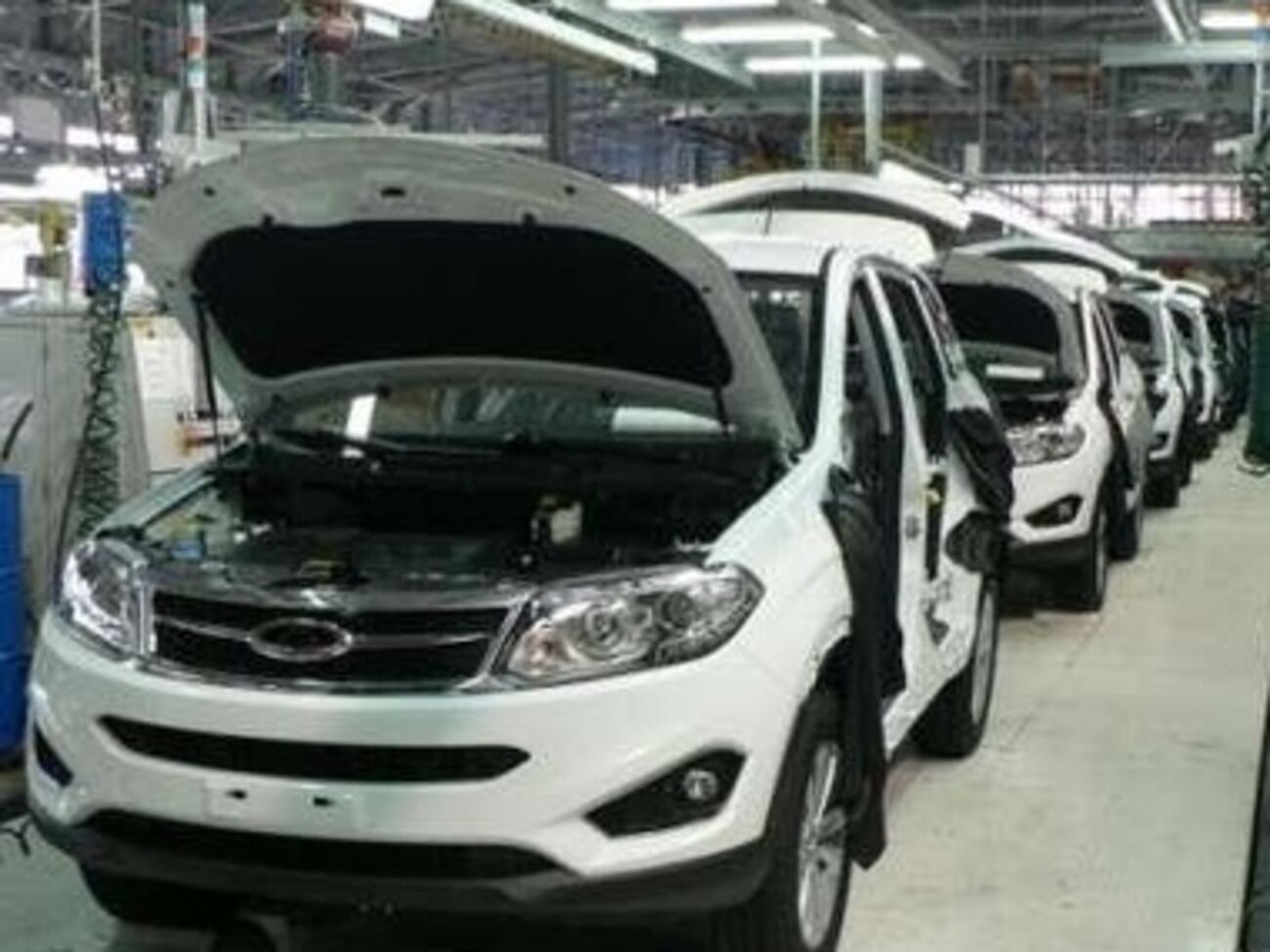 С конвейера уже сошли первые автомобили