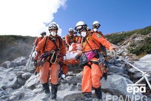 Скопление в воздухе токсичных газов и вероятность очередного извержения затрудняют спасательные работы