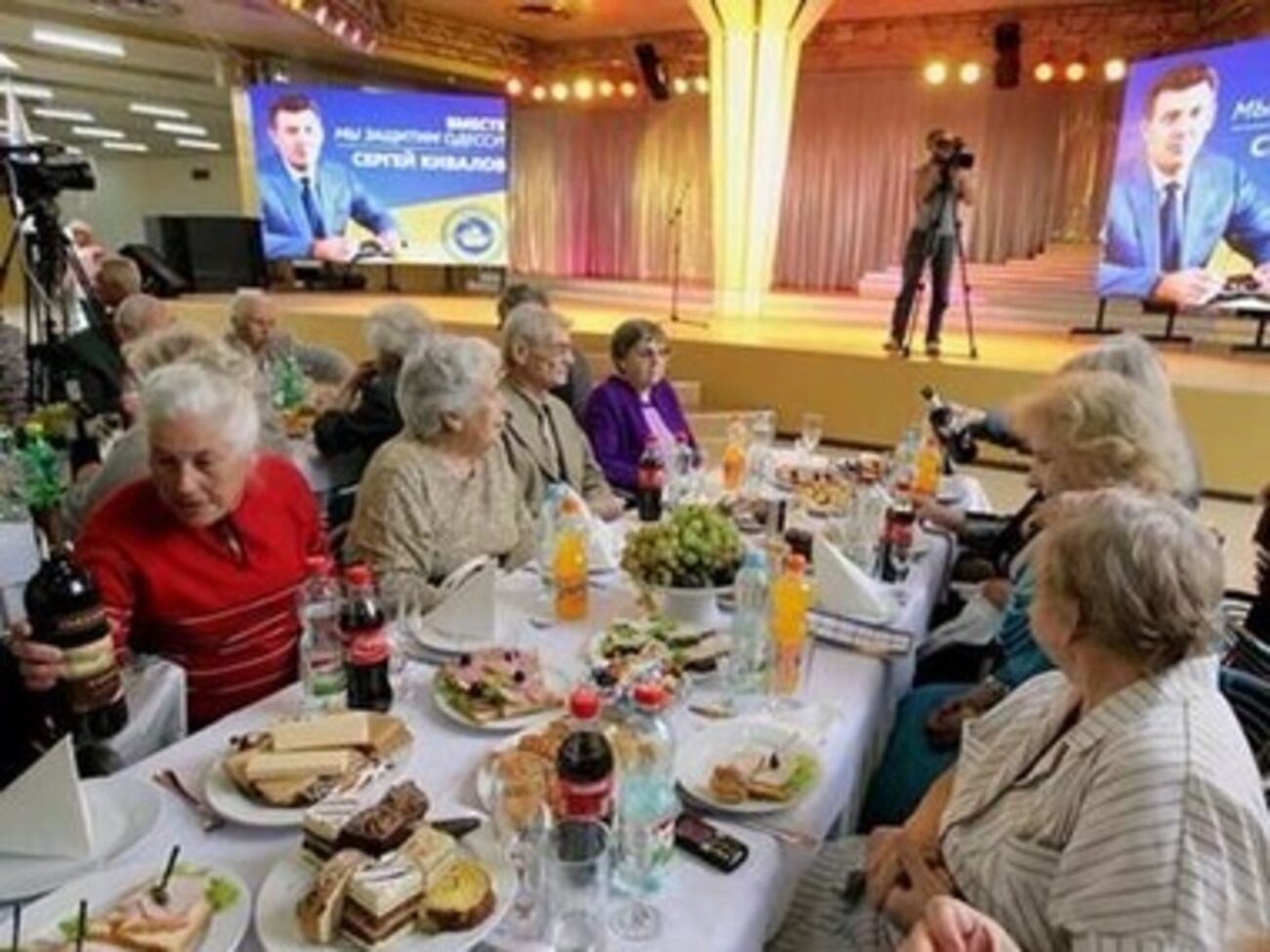 Для надежности избирателей еще и подпаивают