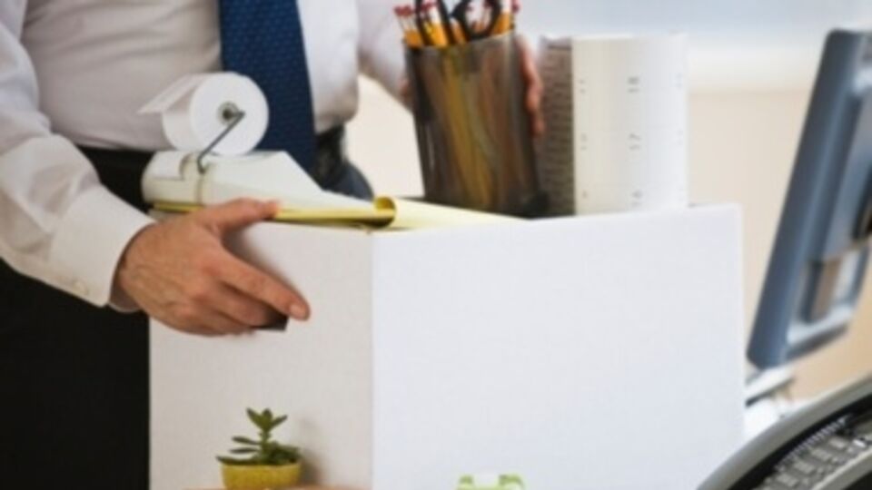 В марте служба занятости проводила мониторинг на 2000 предприятий, сотрудники которых находились под риском увольнения