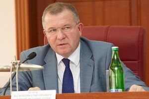 Валентина Дулуба обвиняют в том, что он неправильно согласовывал некоторые документы