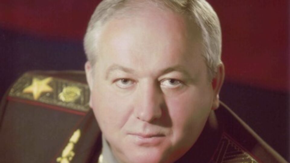 Александр Кихтенко: Первое, что мы должны сделать, – установить мир