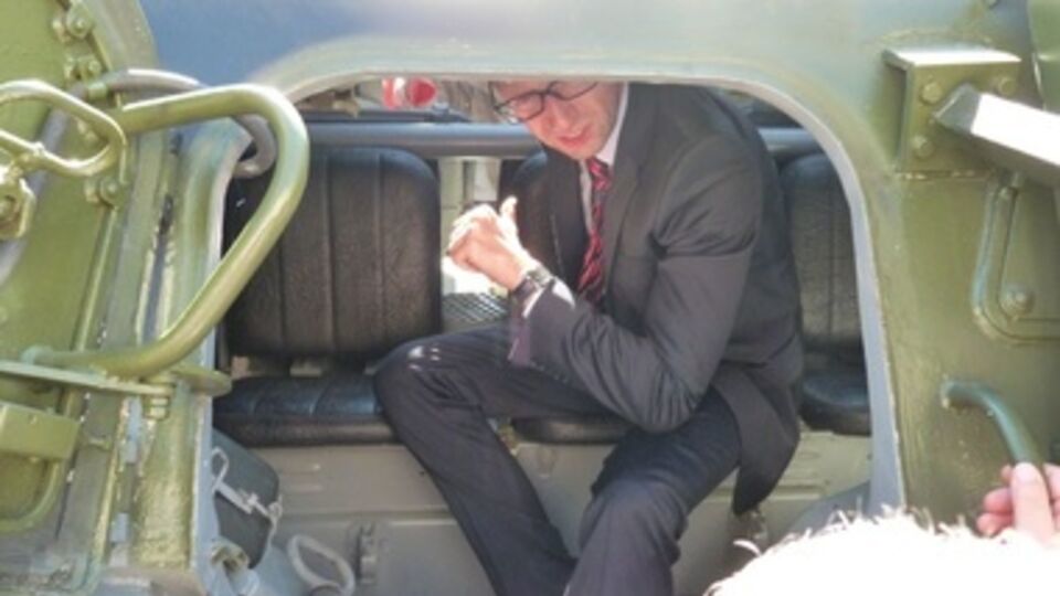 Арсений Яценюк: За 10 тысяч гривен продавали то, что сегодня стоит миллион двести тысяч