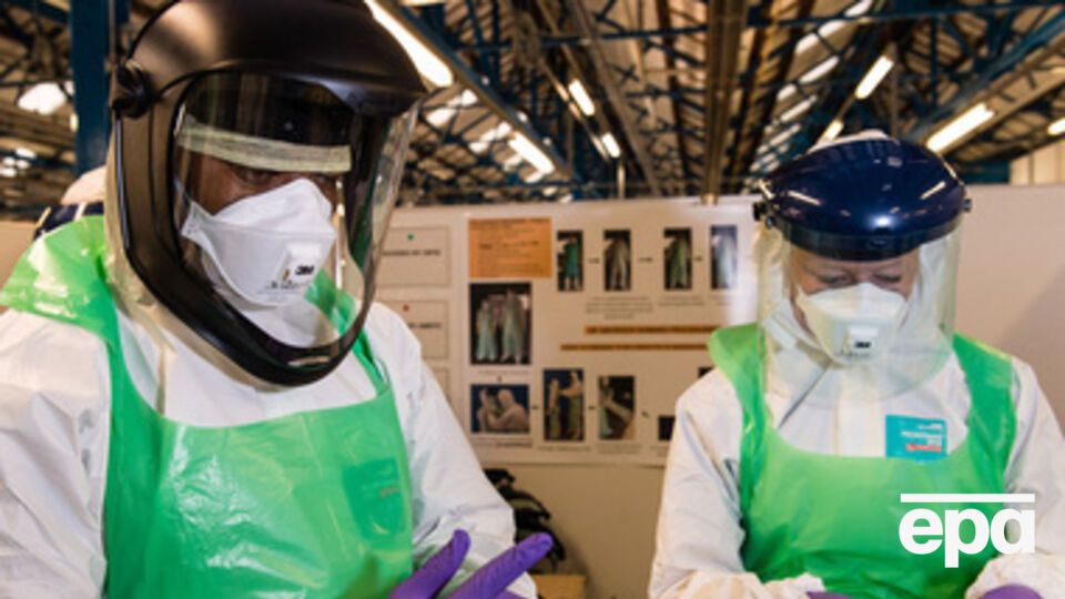 В Великобритании тренируются бороться с вирусом Эбола