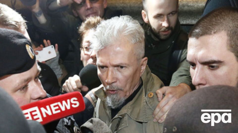 Эдуард Лимонов: В Донбассе имеет место быть оборонительная справедливая война российского по своему происхождению населения против агрессивного вторжения украинских националистов с запада